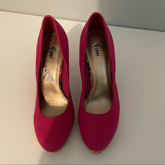 Fioni Pink Fuchsia Heels Size 6 - Picture 2 of 7